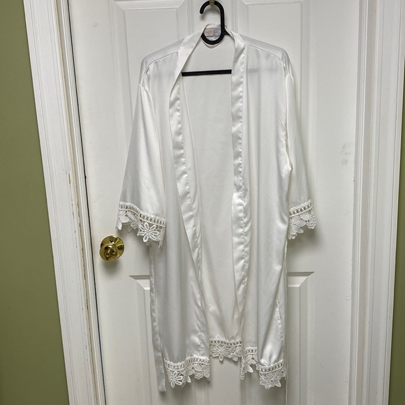 Satin and Lace Bridal Robe - Picture 2 of 7
